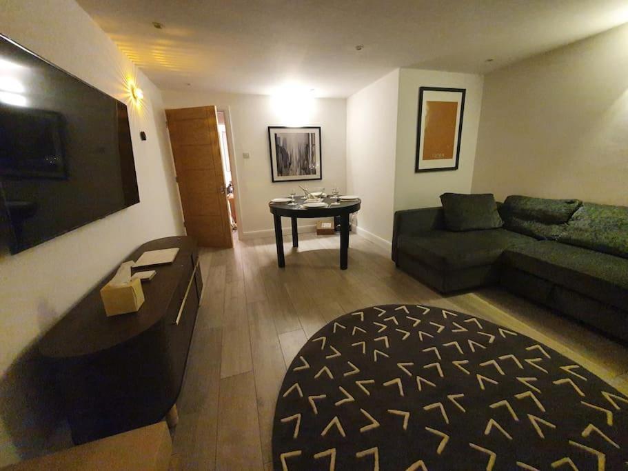 Luton Town Centre Executive Apartment Eksteriør bilde